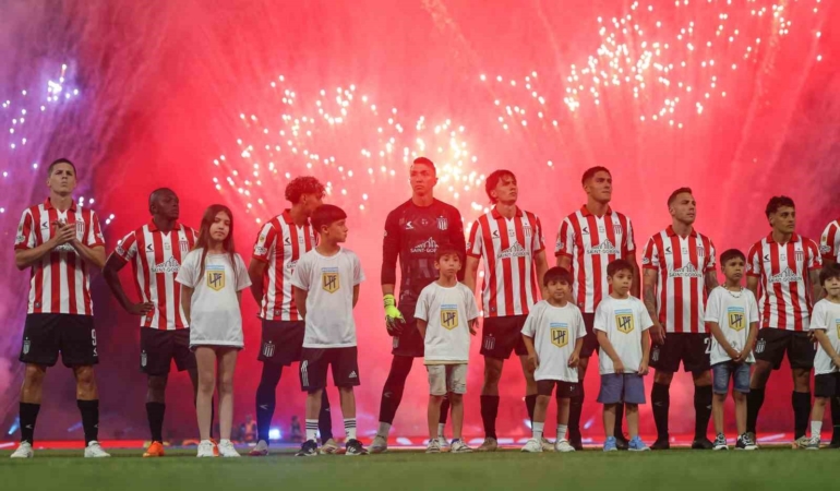 Muslera kurtardığı penaltılarla Estudiantes’e şampiyonluğu getirdi