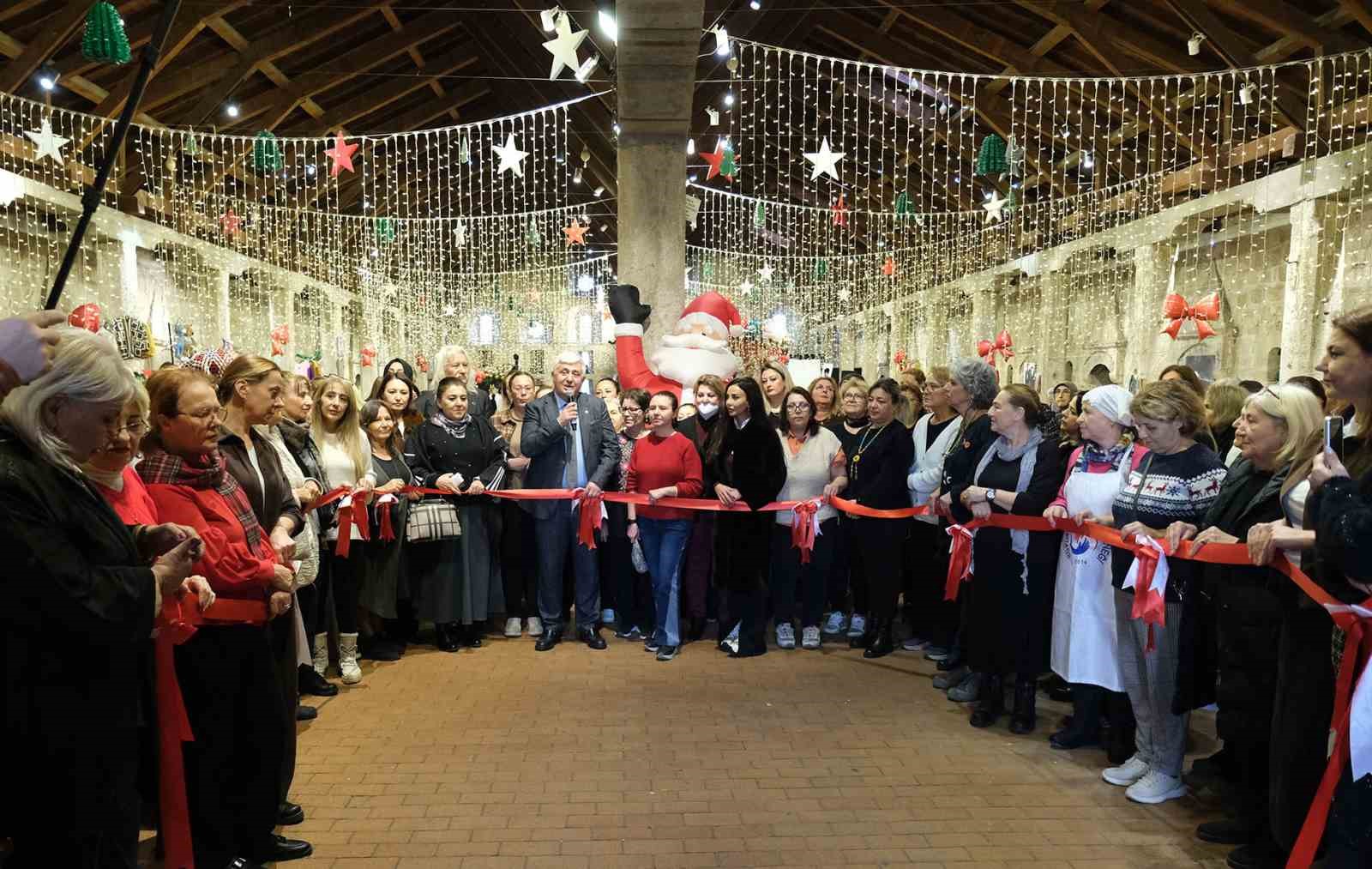 Rengarenk el emeği ürünlerle yeni yıl coşkusu başladı