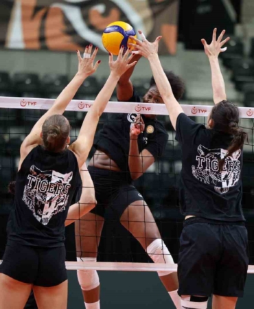 Eczacıbaşı Dynavit, Zeren Spor’u ağırlayacak