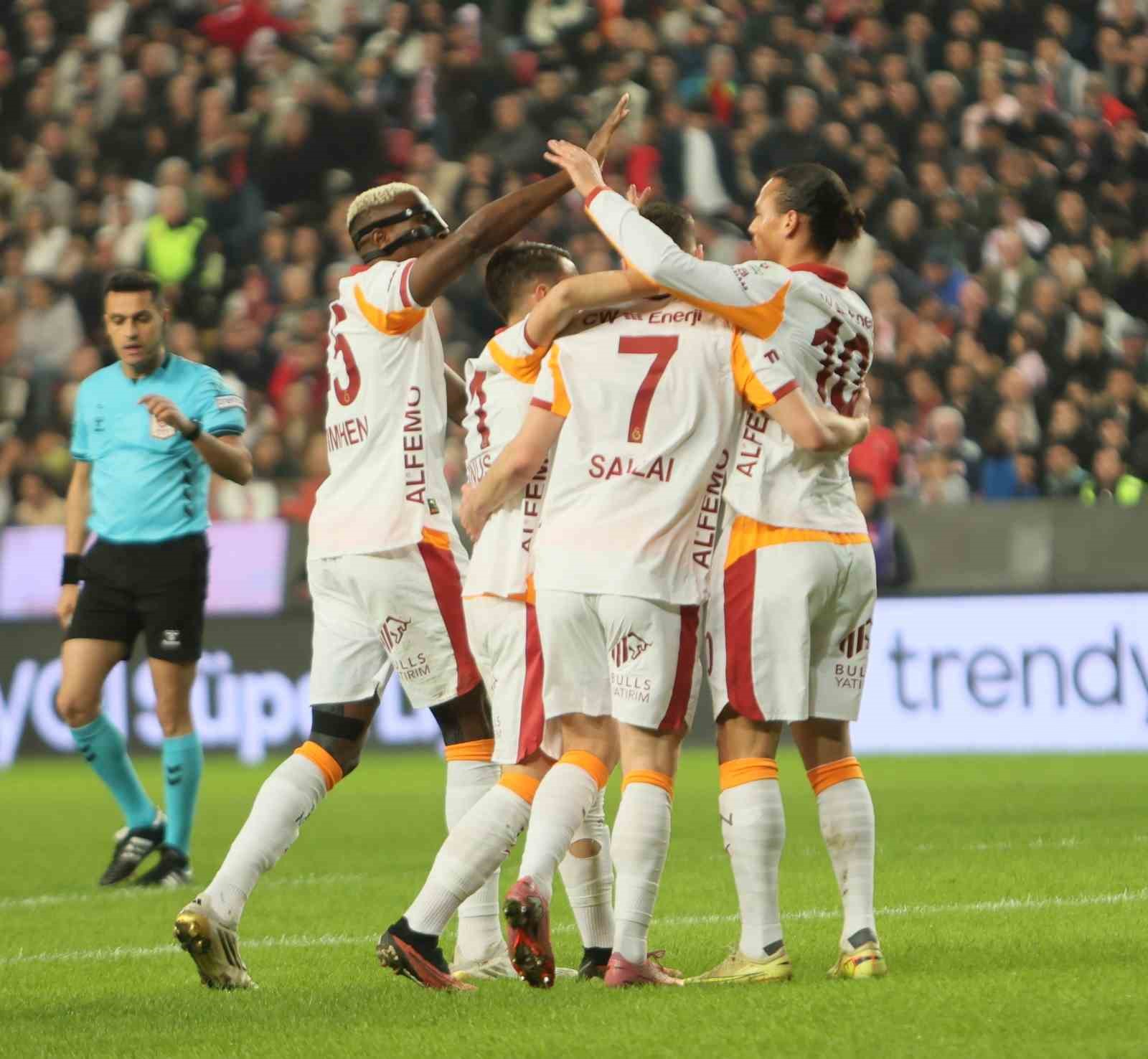 Galatasaray, Antalyaspor’a karşı yenilmezlik serisini 19 maça çıkardı