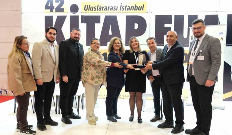 Büyükçekmece Belediyesi, TÜYAP Kitap Fuarı’nda edebiyatseverleri yazarlarla bir araya getirdi