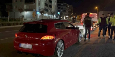 Çorlu’da abart egzozla gezen aracın sürücüsüne ceza kesildi
