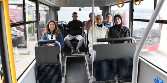 Büyükşehirden öğrencileri sevindiren ulaşım hizmeti