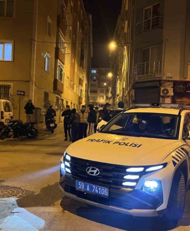 Plakası kapalı gezen motosikletin ehliyetsiz sürücüsü bekçilere yakalandı