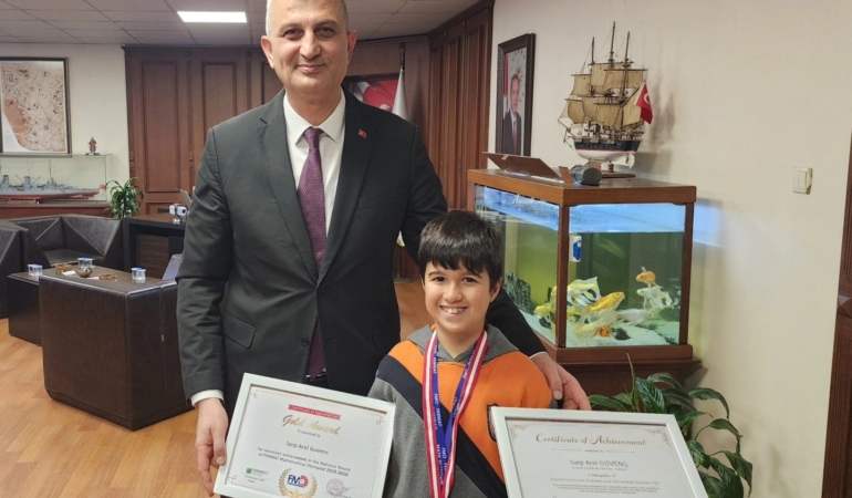 İlkokul öğrencisi, matematik olimpiyatlarında 3 altın madalya kazandı