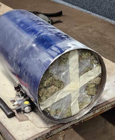 Oto gaz tüplerine gizlenen 70 kilo esrar yakalandı