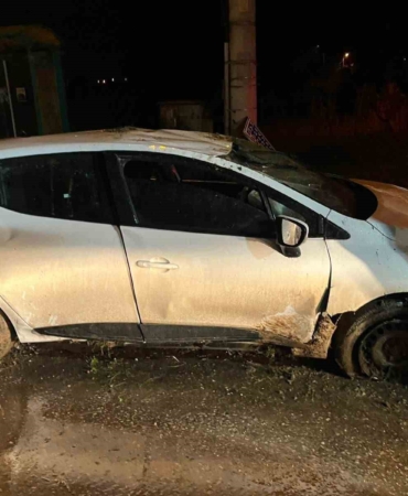 Sakarya’da takla atan otomobilde sıkışan sürücü yaralandı