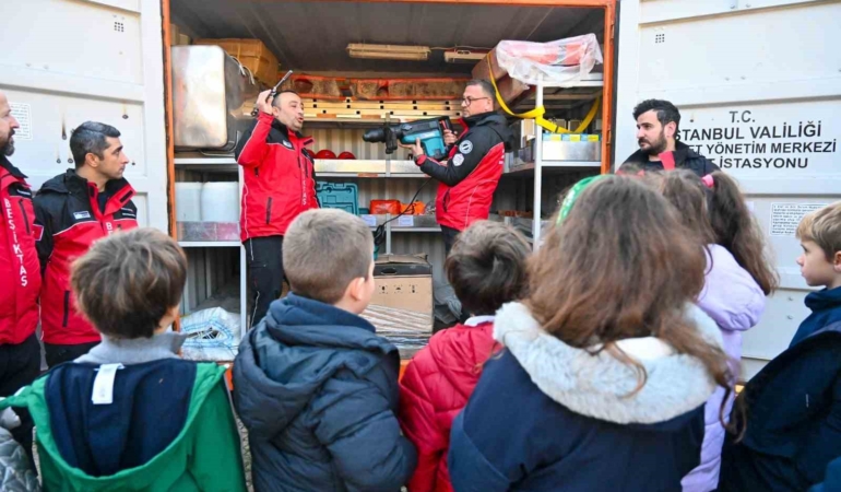 Beşiktaş Belediyesi minik öğrencilere afet bilinci eğitimi verdi