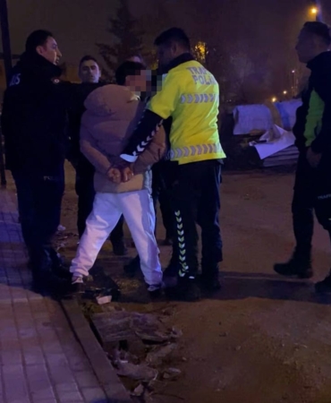 Motosiklet sürücüsü hem ehliyetsiz hem alkollü çıktı