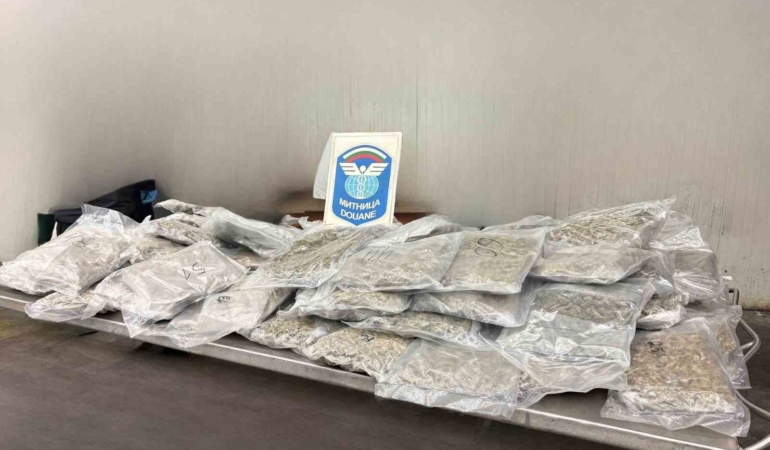 Türkiye’ye sokulmak istenen 22 kilo 560 esrar sınırda yakalandı