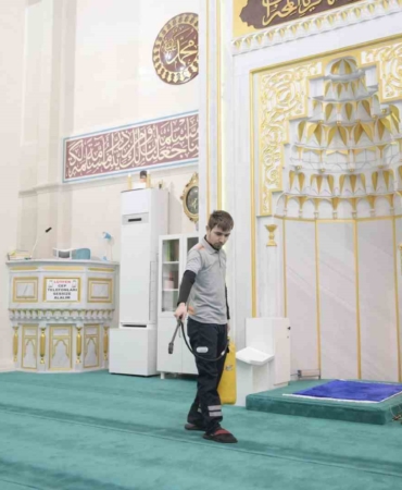 Esenyurt Belediyesi camilerde hijyen ve bakım hizmetlerini yeniledi