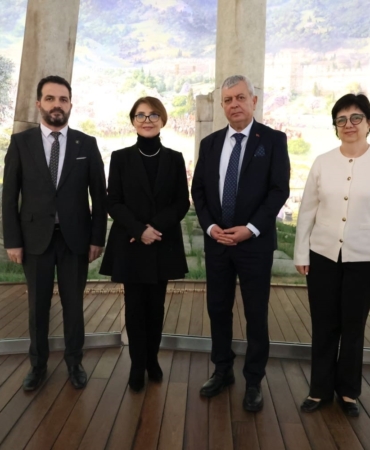 Gürcü Bakan ve dünyaca ünlü piyanist Bolkvadze’den Bursa’da tarihi yolculuk