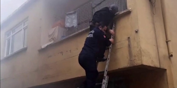 Pendik’te yangında can pazarı: Zabıta yaşlı kadını böyle kurtardı