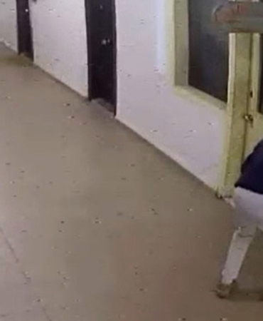 Bakırköy’de akıl almaz 40 bin dolarlık saat hırsızlığı kamerada