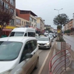 Yalova’da köprülü kavşakta çalışma nedeniyle trafik yoğunluk
