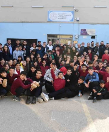 Osmangazi Belediyesi’nden çocukların içlerini ısıtan dayanışma