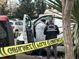 Maltepe’de kargo çalışanı araç içerisinde ölü bulundu
