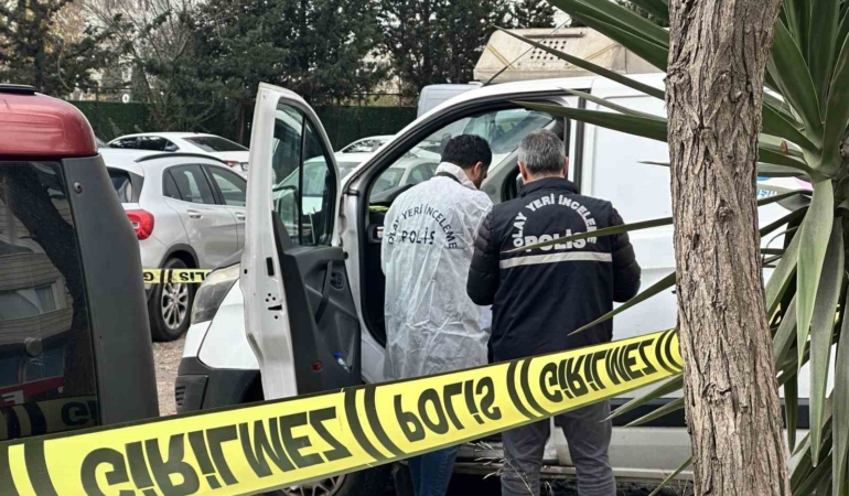 Maltepe’de kargo çalışanı araç içerisinde ölü bulundu