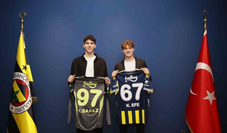 Fenerbahçe, Kamil Efe Üregen ve Kuzey Sapaz ile profesyonel sözleşme imzaladı