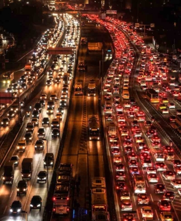 İstanbul Cevizlibağ’da trafik yoğunluğu havadan görüntülendi
