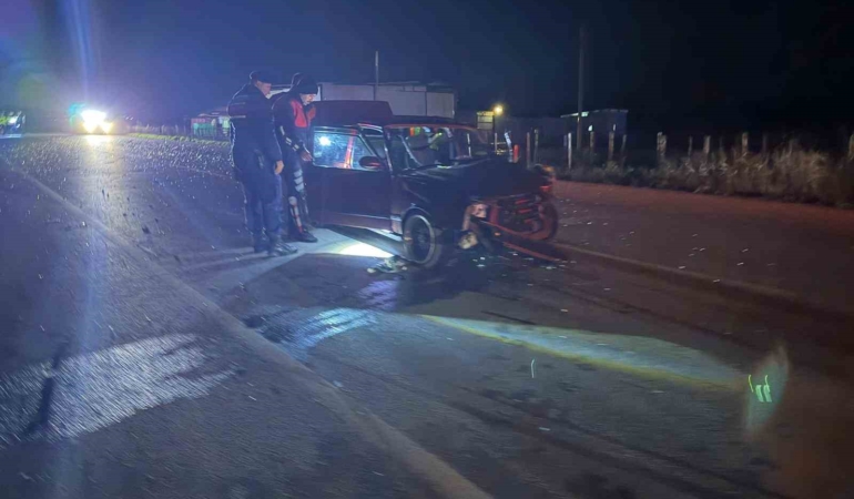 Bayramiç’te otomobille motorsiklet çarpıştı: 3 kişi yaralandı