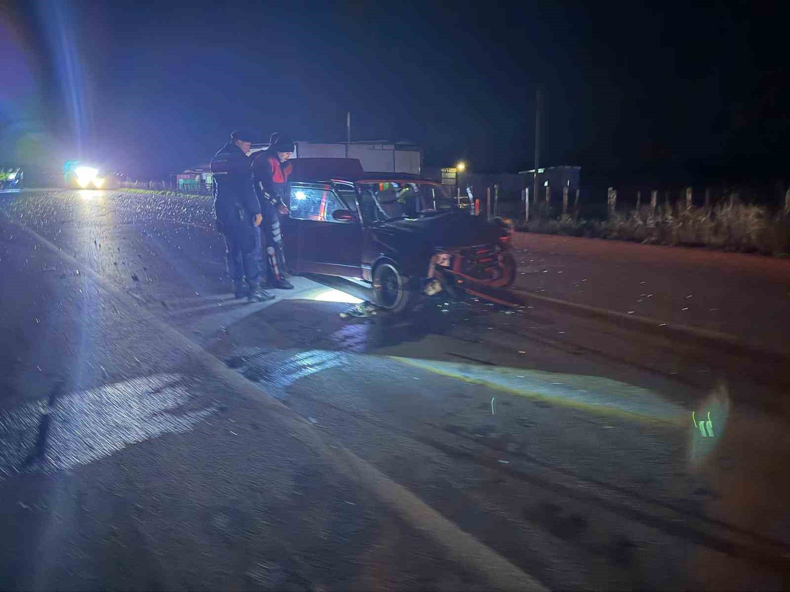 Bayramiç’te otomobille motorsiklet çarpıştı: 3 kişi yaralandı