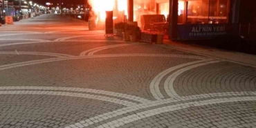 Edremit’te iş yerinde çıkan yangın itfaiye ekiplerince söndürüldü