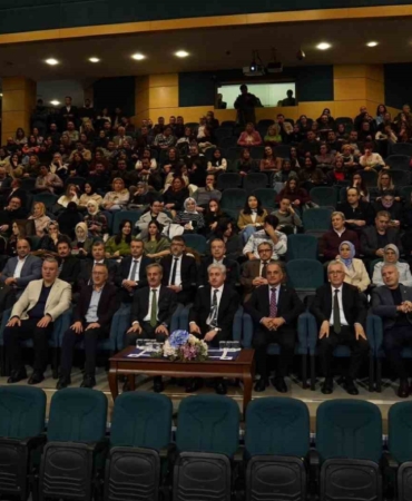 Sakarya Üniversitesi "Araştırma Üniversitesi" statüsünü törenle kutladı