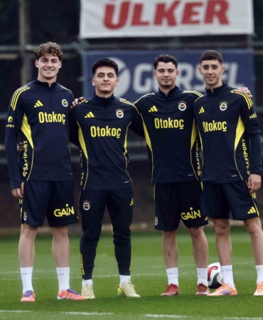 Fenerbahçe, Beşiktaş derbisi için kampa girdi