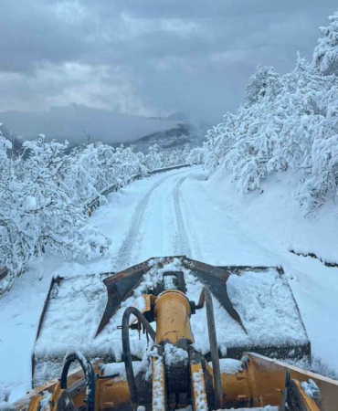 Sakarya’da kardan kapanan 35 grup yolunun 31’i ulaşıma açıldı