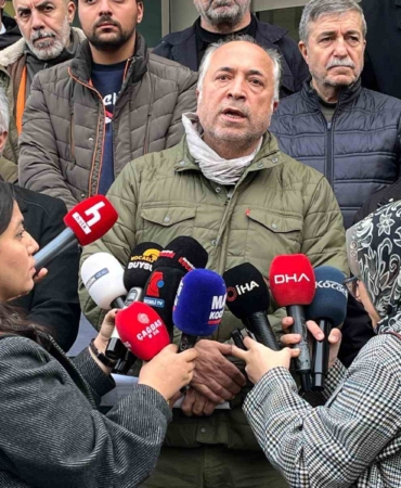 Kocaeli’deki fabrika yangınında ölenlerin yakınlarından SGK önünde açıklama