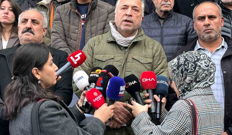 Kocaeli’deki fabrika yangınında ölenlerin yakınlarından SGK önünde açıklama