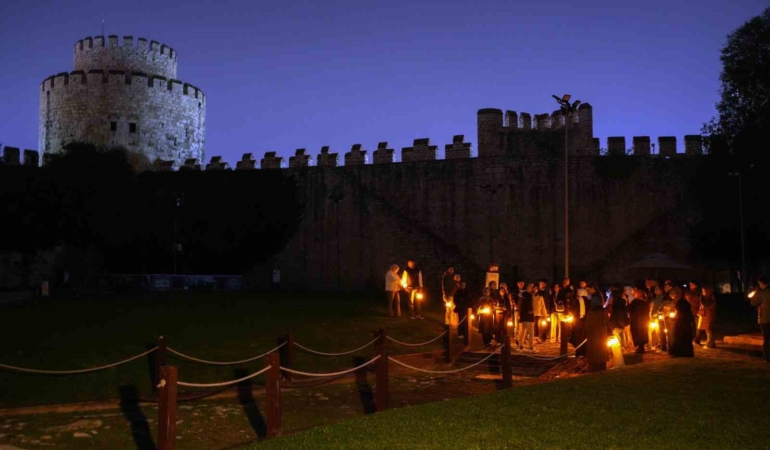 Yedikule zindanlarında fener ışığında tarihe yolculuk