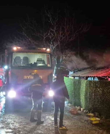 Bigadiç’te ev yangını: 1 ölü