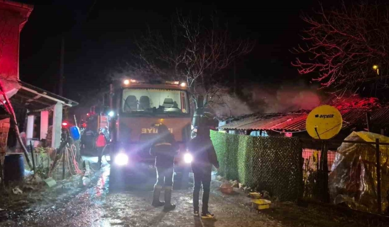 Bigadiç’te ev yangını: 1 ölü