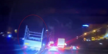 Esenyurt’ta alkollü sürücü makas atıp kaza yaptı; o anlar kamerada