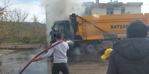 Hafriyat kamyonu küle döndü