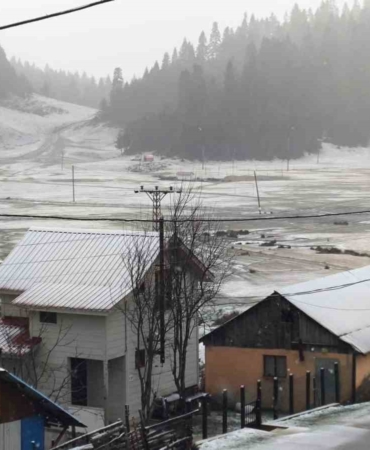 Çiğdem Yaylası beyaza büründü