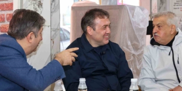 Bilecik Valisi Faik Oktay Sözer bu ilginç hikayeyi gülerek dinledi