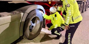 Bilecik’te kış lastiği denetimleri sürüyor