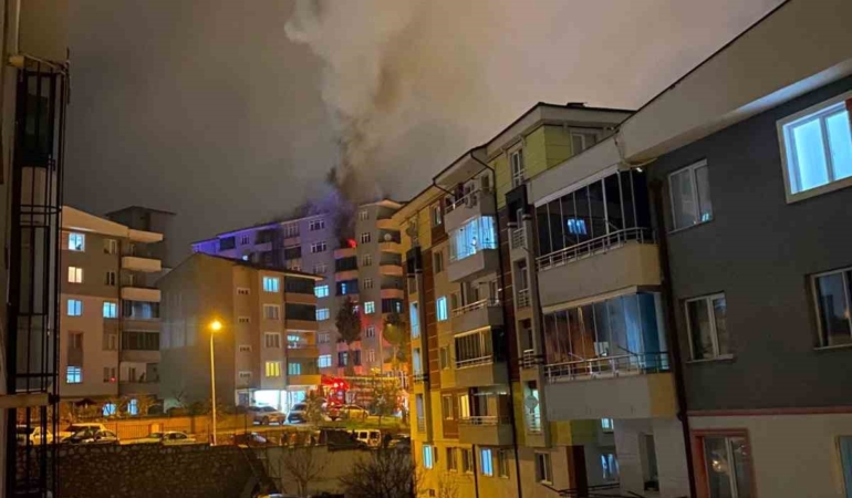 Bilecik’te binanın 6. katında yangın çıktı