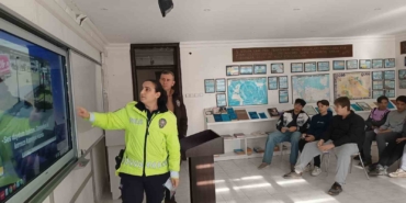 Pehlivanköy’de lise öğrencilerine "Trafik Dedektifleri" eğitimi verildi