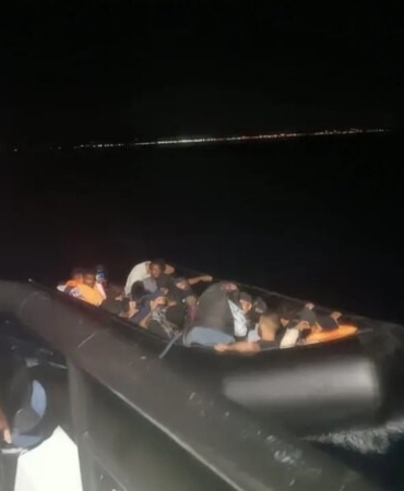 Ayvalık’ta 23 göçmen sahil güvenlik ekiplerinden kaçamadı