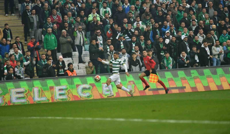 Bursaspor sahasında Aliağa FK ile golsüz berabere kaldı