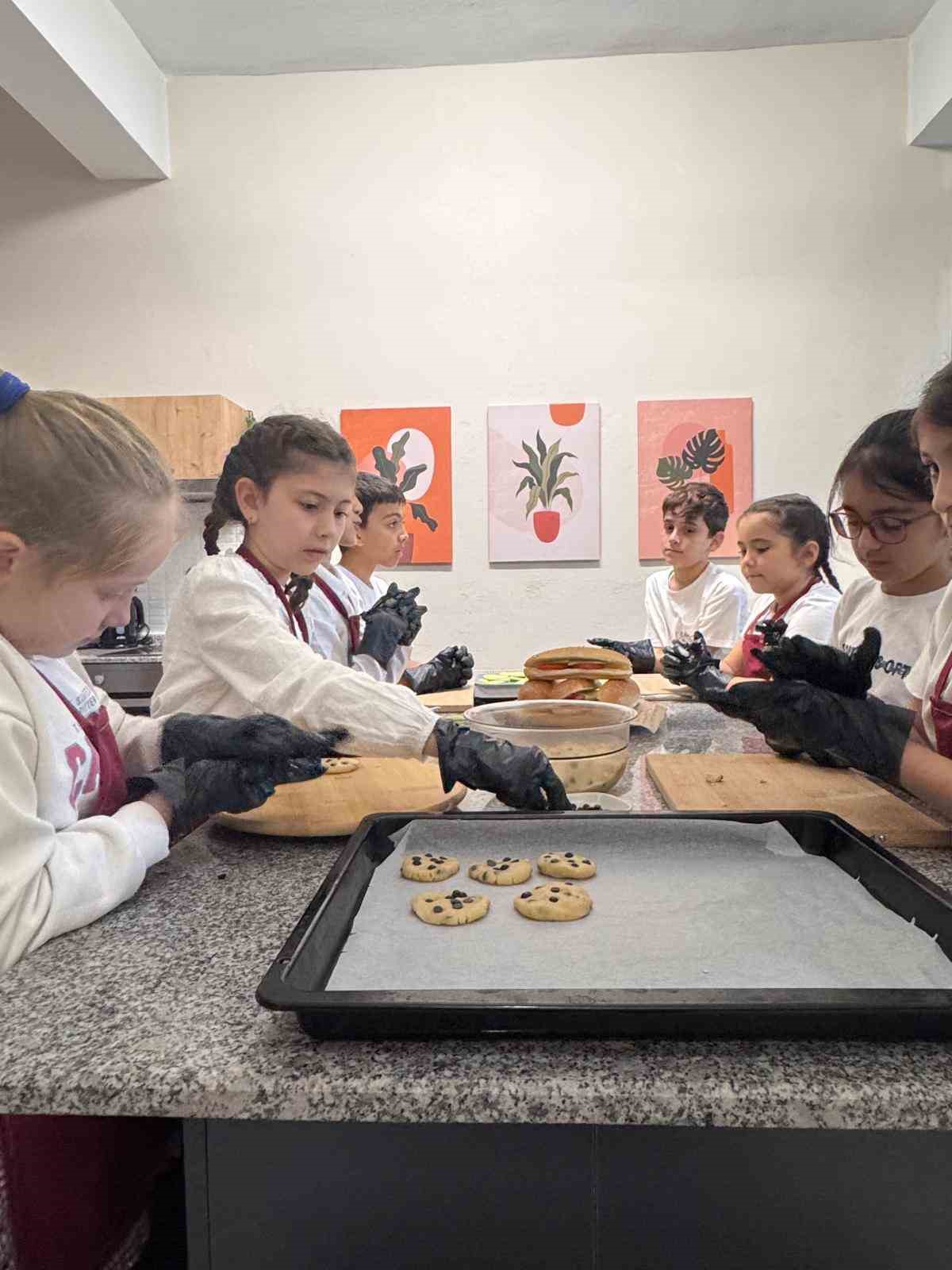 Kartepe’deki ilkokulda "Türkiye Yüzyılı Maarif Modeli" ile çok yönlü eğitim