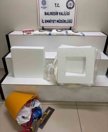 Balıkesir’de otobüs yolcusundan 3 kilo metamfetamin çıktı