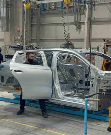 Otomotiv sektörü Avrupa’da gaza bastı