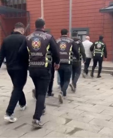 Düğün konvoyunda trafiği tehlikeye atan şahıslara 15 bin 888 TL ceza