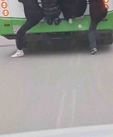 Lise öğrencilerinin tehlikeli yolculuğu