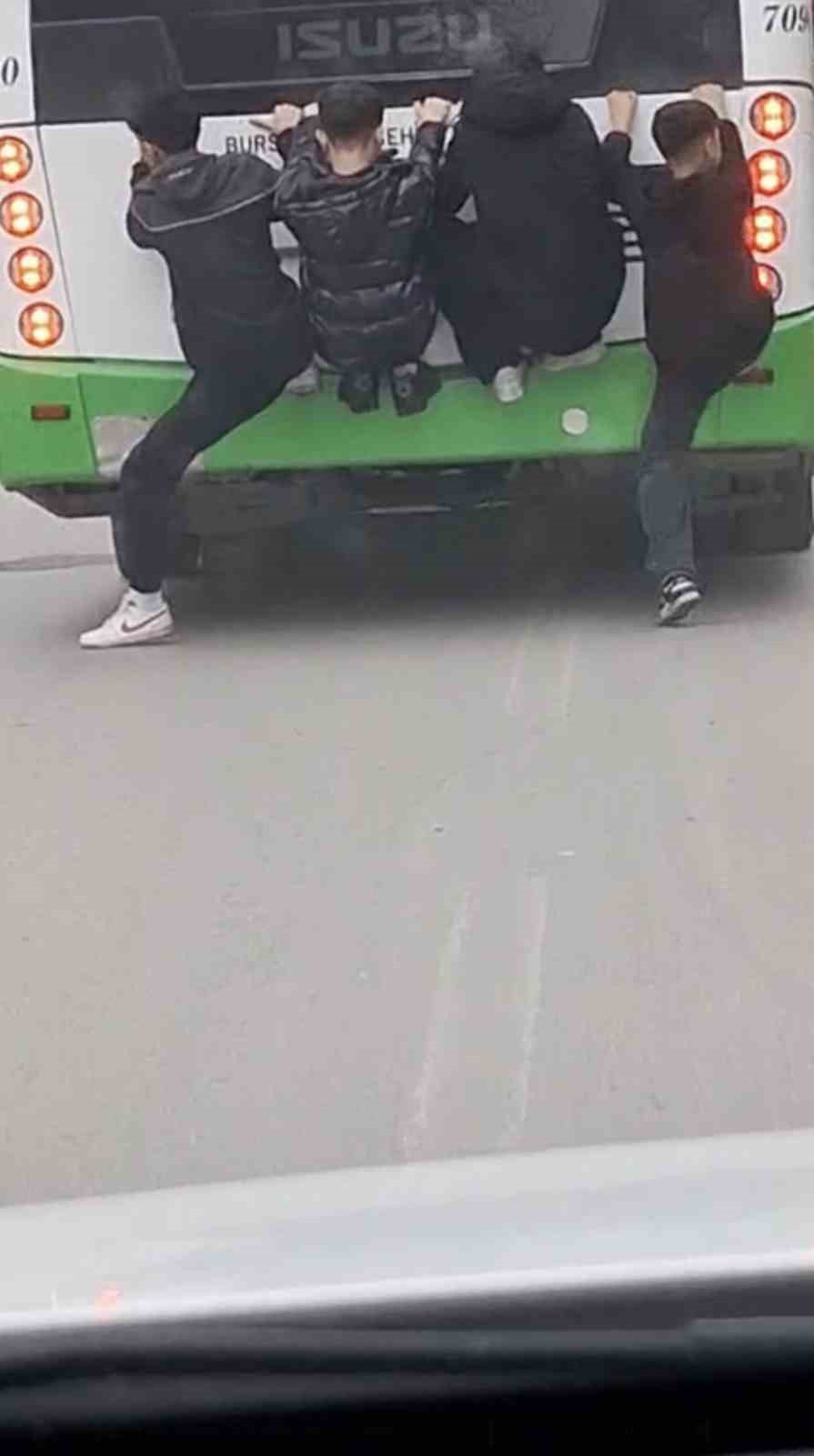 Lise öğrencilerinin tehlikeli yolculuğu